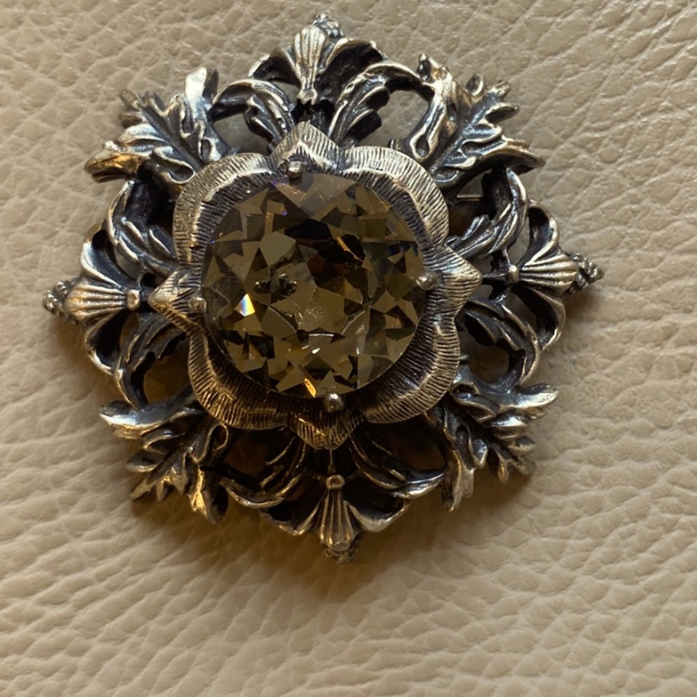 Vans Authentics Vintage Crystal Brooch Large!